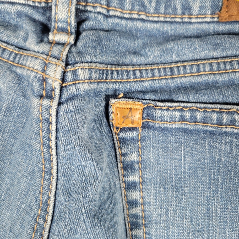 Wrangler Aura Straight Leg Jeans Womens 31 Blue Regular Rise Medium Wash Denim - Picture 13 of 15